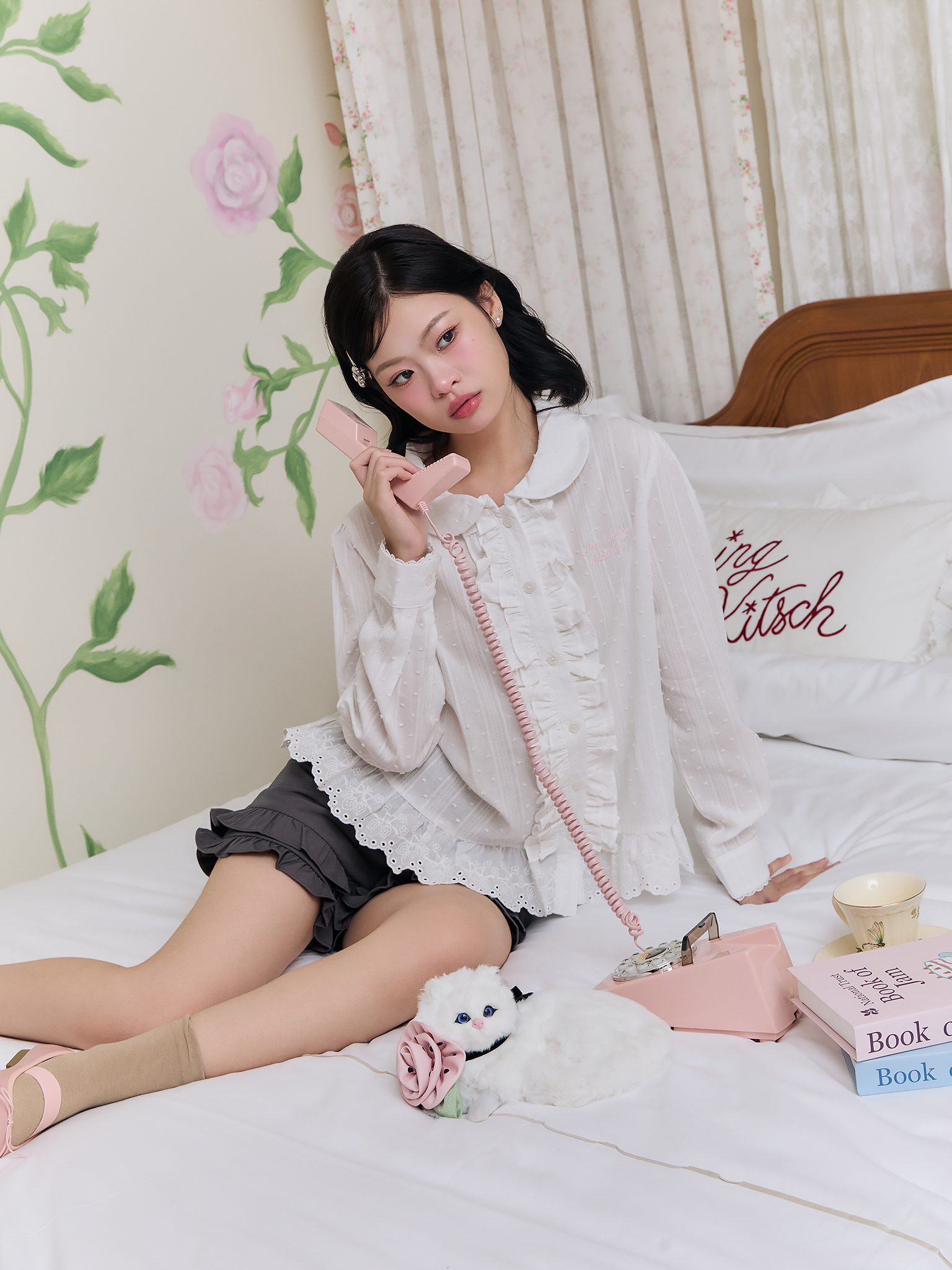 Bonnet shirt (White lace)